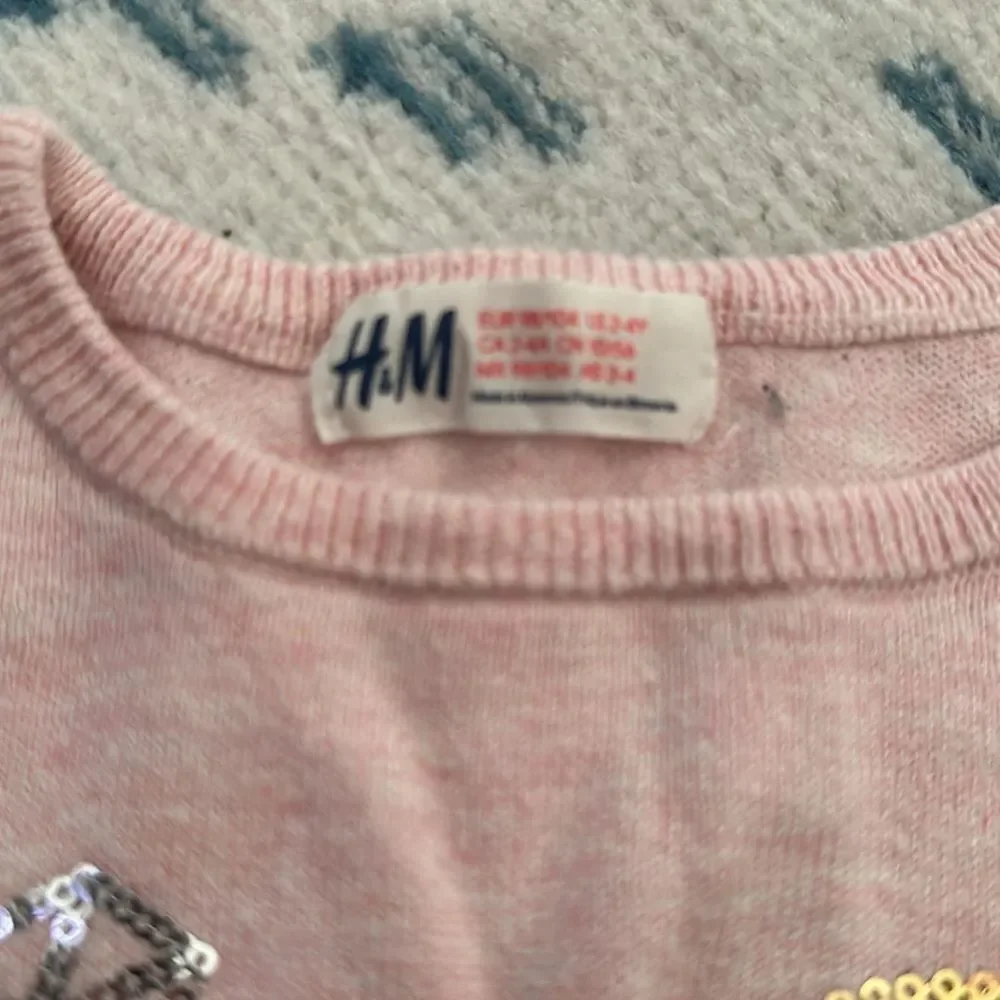 H&M pink girls sweater with sequins